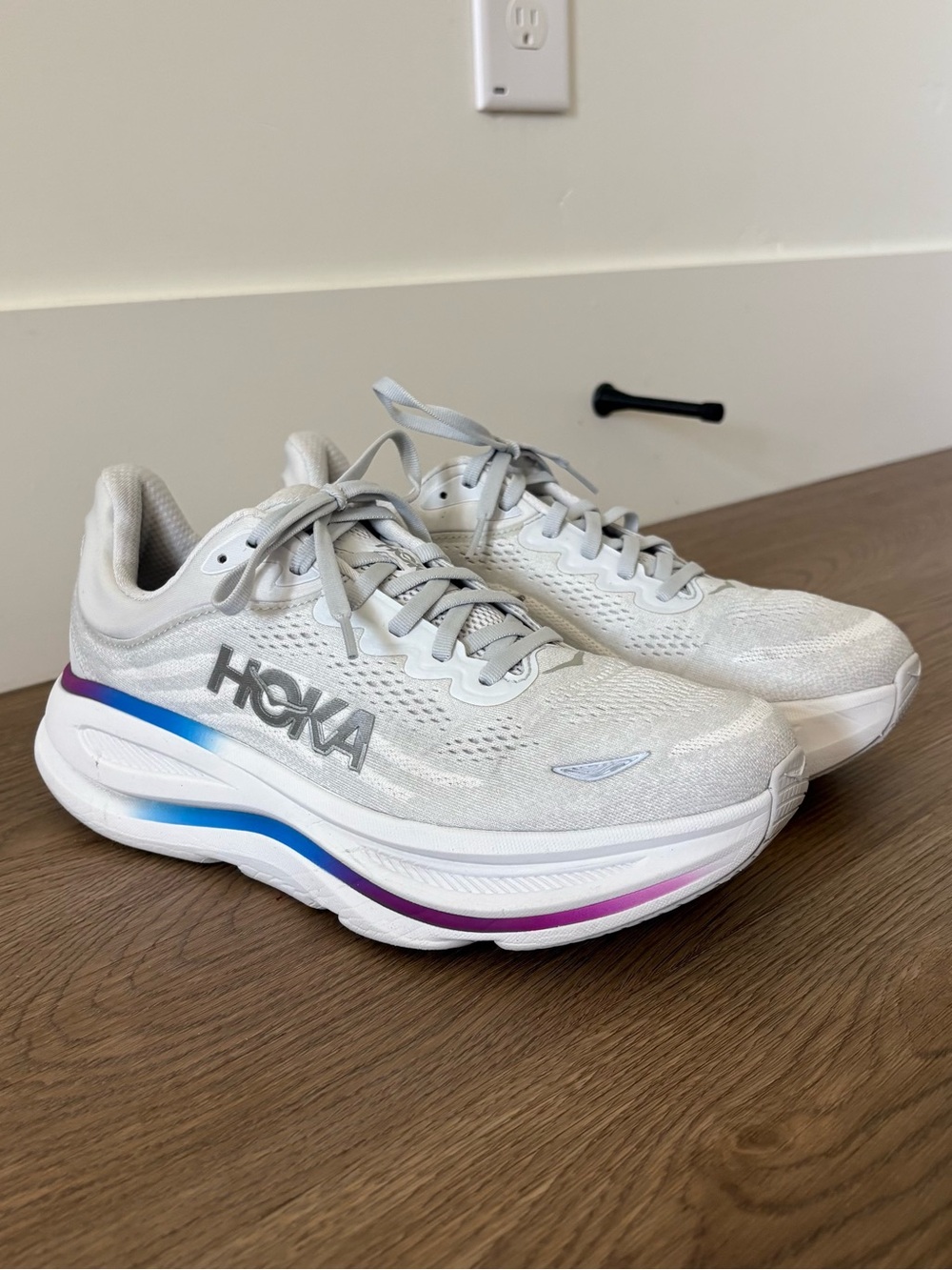 Women’s Hoka Bondi 9 Shoes Size 10 Wide